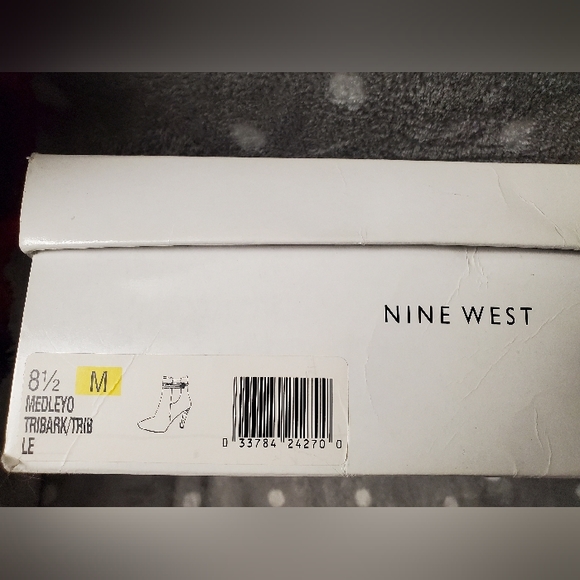 Gently loved Nine West high heeled ankle boots, with accent buckle - Picture 15 of 15